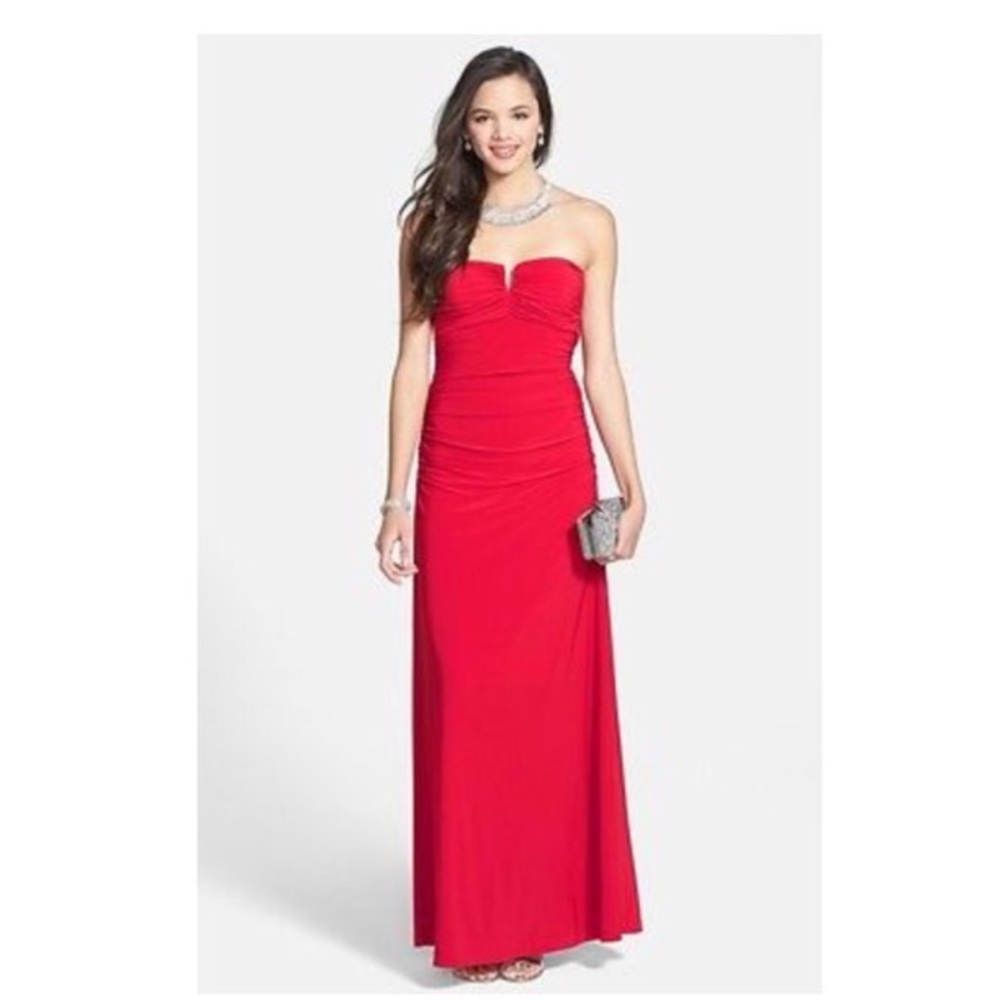 Hailey Logan ‘Morgan’ strapless gown in RED💔